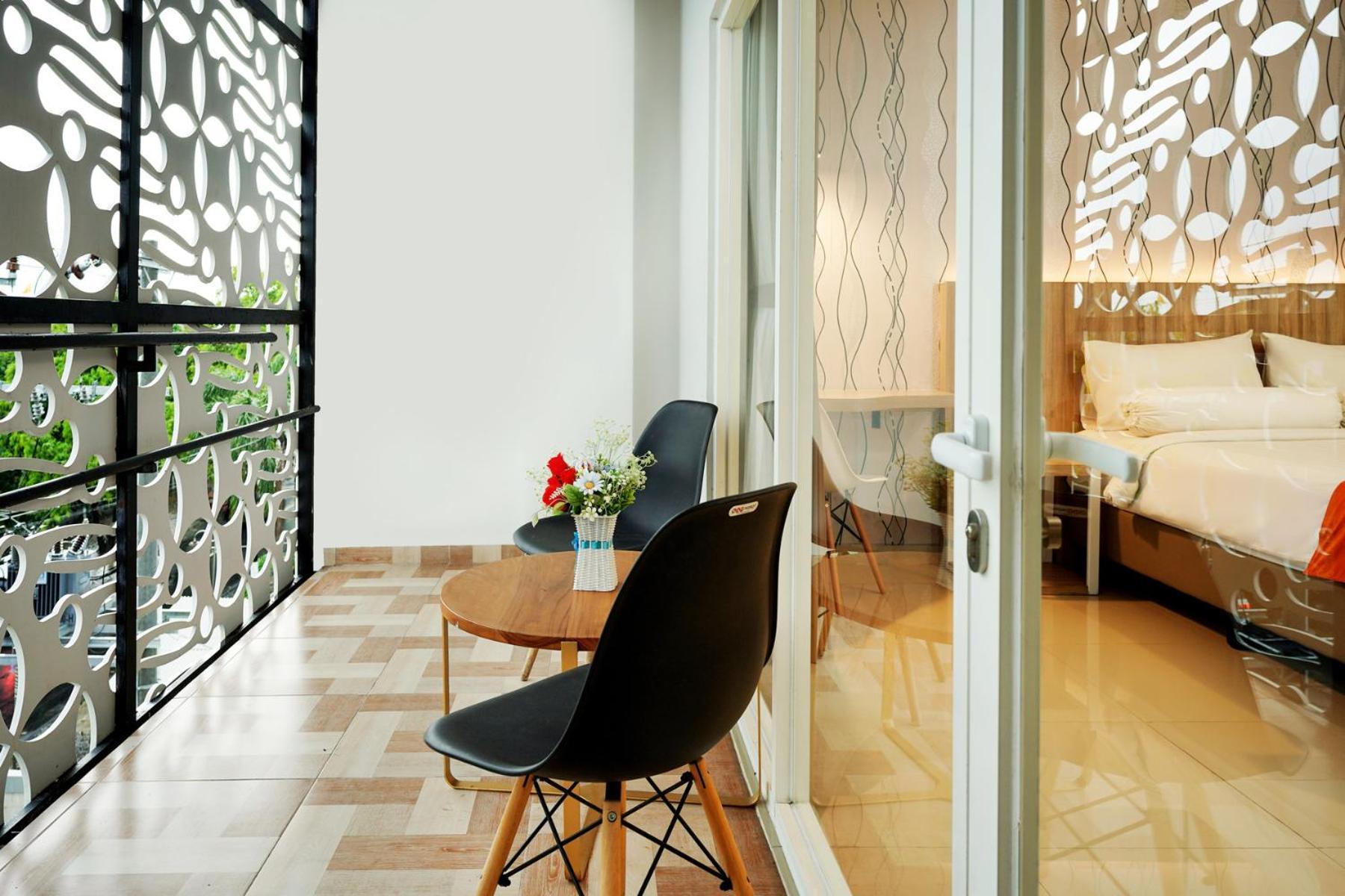 Front One Hotel Sragen Exterior photo